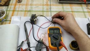 Супер-простой регулятор напряжения! Всего три детали!