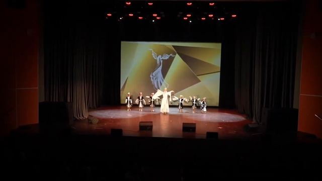 Ансамбль армянского ￼ народного танца  ”НРАНЕ„.  тан? смотреть онлайн