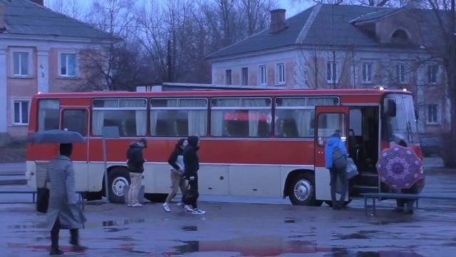 Невероятно: Ikarus 256 на автовокзале в городе Великие Лук?