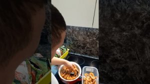 ВКУСОВОЙ ВЗРЫВ! БУРГЕРЫ, КРЕВЕТКИ И ПЕРЕПЁЛКИ ЖАРЕНЫЕ НА УГЛЯХ!