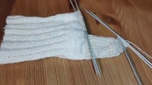 Как надвязать спицами  рваную пятку  у носка