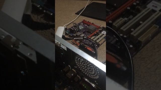 Почему материнка гигабайт не работает? смотреть онлайн