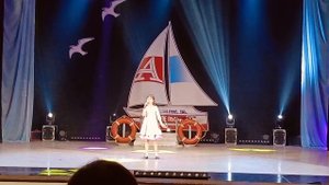 пела ласточка