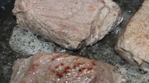 Говядина со сливами