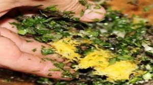Филе лосося с оливками на пару
