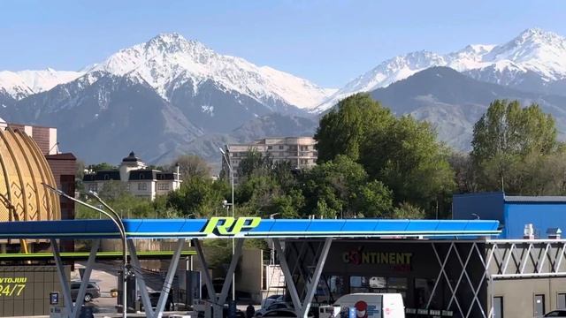Almaty city tour. Вид на горы. Улица Саина. 2 мая 2024. Май 2024.#kazakhst смотреть онлайн