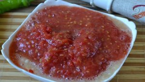 Аджика с яблоками и помидорами на зиму