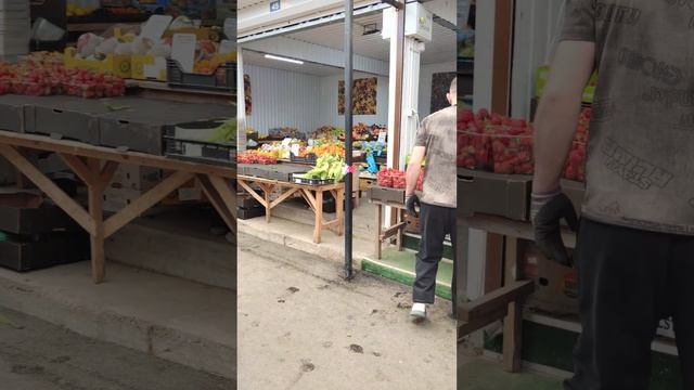 Что рядом с ЖК Центр: Рынок Чайка