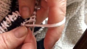 Вяжу Манжет. Убавление на резинке 1 на 1, на вязаном полотне в полоску.