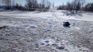 В этом озере водится разная рыба, но поймал только "огр