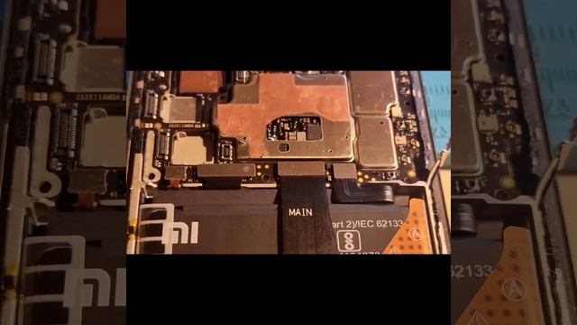 Poco F3 не включается смотреть онлайн