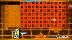 Создал мега уровень в  Geometry Dash