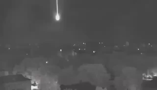     💥