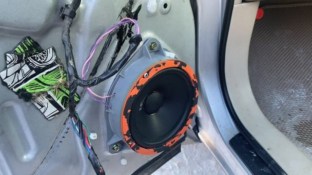 Замена штатных динамиков в Toyota Harrier на DL Audio Gryphon Pro 165 Midb смотреть онлайн