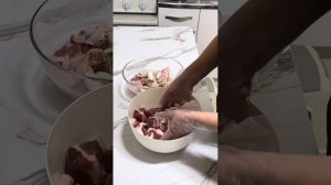 Сочный шашлык из цыплят и мяса говядины (шея).Готовлю д