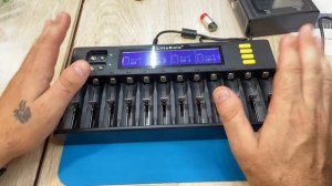 Зарядка LiitoKala Lii-12 для різних типів акумуляторів уніве?