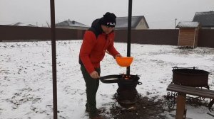 Блины на кефире с мочанкой на свежем воздухе.