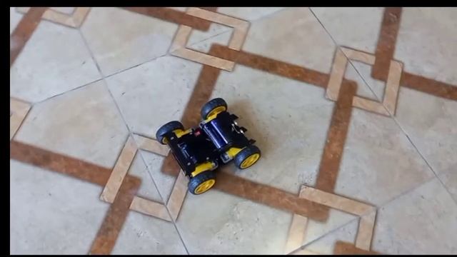 Arduino Bluetooth control car / Автомобиль с управлением по Bluetooth на смотреть онлайн