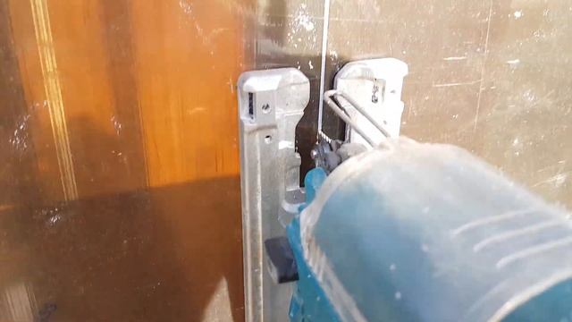 Чистый рез монолитного поликарбоната смотреть онлайн