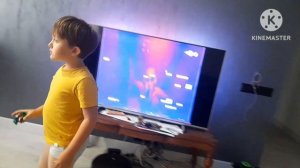 я смотрел телевизор, как вдруг начался взлом канала ка