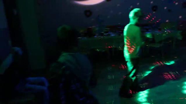 Дискотека в детском клубе "Пати-Бум" смотреть онлайн