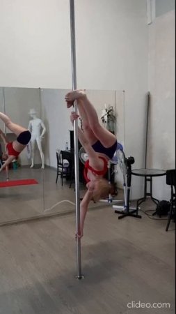Из "Уголка" опускаюсь на локоть (из серии ПУСТЯК!.. МНЕ 47 ВСЕГО!..)