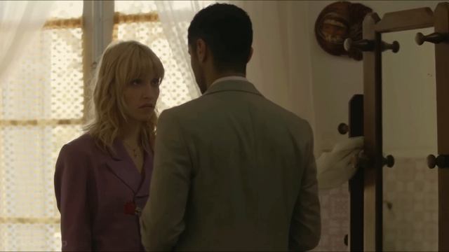 Молодая девушка вышла замуж за мигранта, и он увез ее в смотреть онлайн