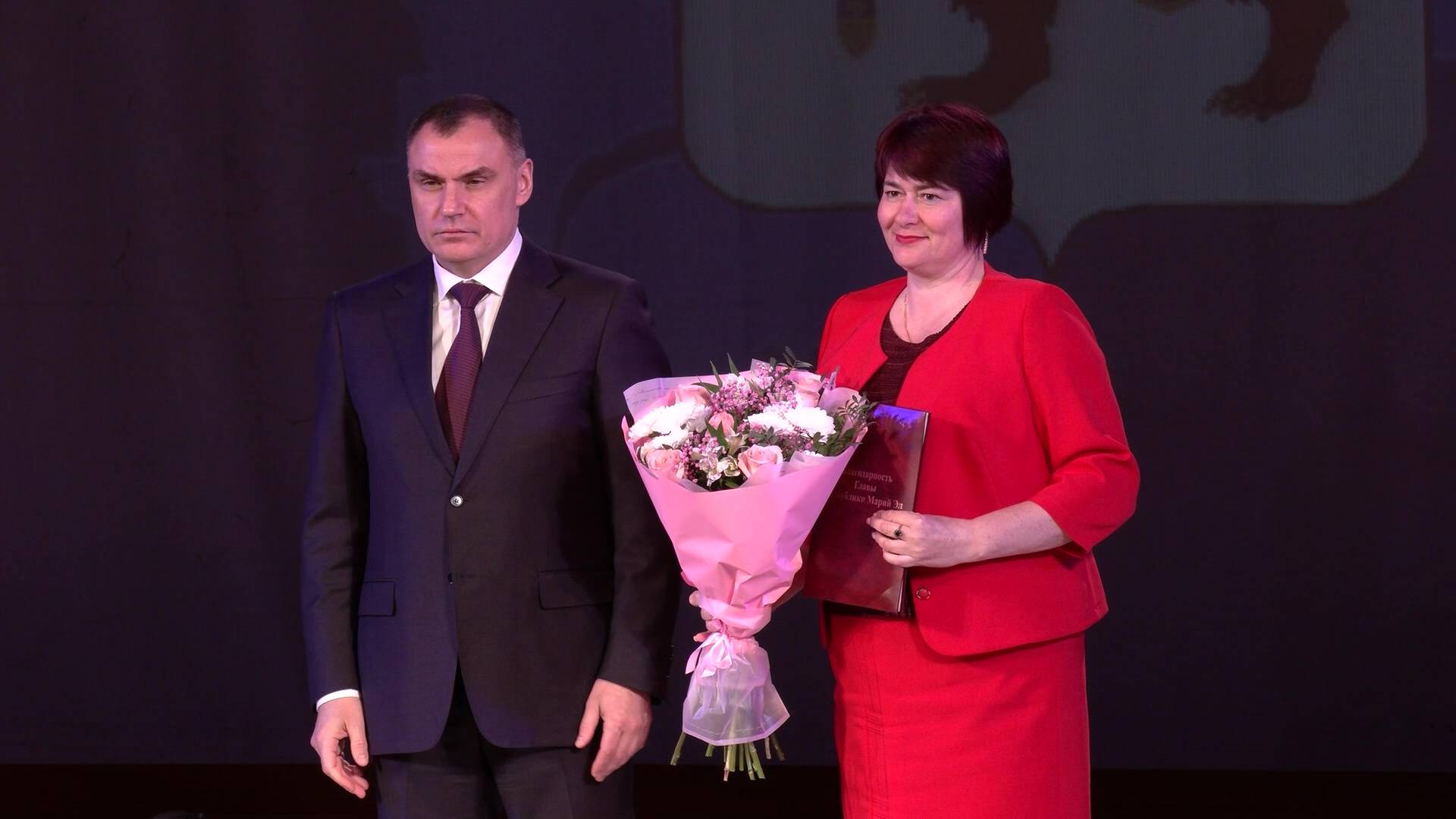 В Йошкар-Оле чествовали специалистов местного и территориального общественного самоуправлений смотреть онлайн