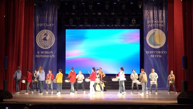 "Элвин и бурундуки" смотреть онлайн