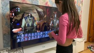 Распаковка телевизора TCL 55QLED780 Играем в PS4 Лучшие игры