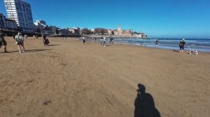 Испания, город Хихон. Прогулка по набережной!!! Месные ?