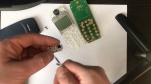 Где тут микрофон у телефона Нокиа 3310