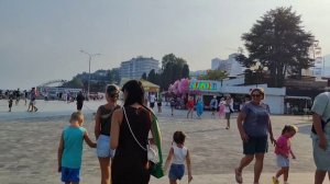 ОПАСНЫЙ ОТДЫХ в Крыму. Накрыло волной. Пляжи Алушты см?
