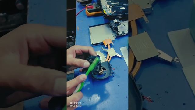 Notebook sovutish tizimini tozalash.Чистка радиатора Ноутбука Clean notebook смотреть онлайн