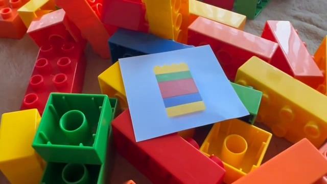 Яша, Лука и Тали играют с конструктором, выполняя зада? смотреть онлайн