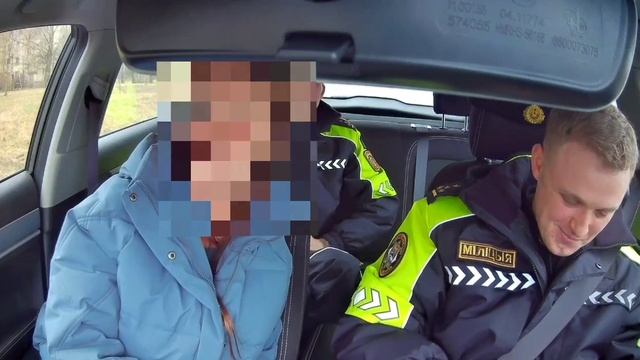 ГАИ выявляет водителей, использующих телефон за рулем смотреть онлайн