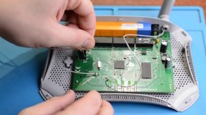 Отримуємо Root доступ до роутера через UART