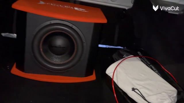 Активный сабвуфер DL Audio Barracuda 12A V.2 в Lada Vesta смотреть онлайн