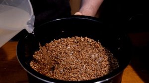 Вкуснее гречки с мясом не ел гречка со свининой в Муль?