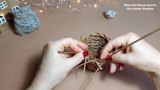 Как сплести корзину с крышкой "Мороженое" из бумажной лозы. Корзина в детскую своими руками. смотреть онлайн