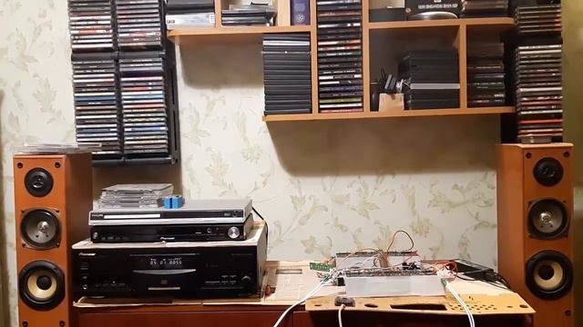 ШОК!!! ОНА ЗВУЧИТ Х....Е !!!! РАДИОЛА ВЕГА - 323 ( НА КРЕМНИИ ) смотреть онлайн