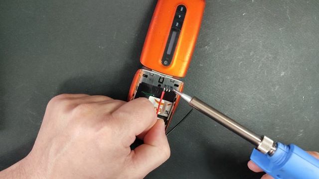 Как да включим стар телефон без батерия ? смотреть онлайн