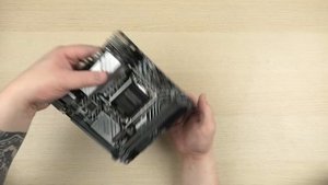 Розпаковка Asus PRIME H610I-PLUS-CSM