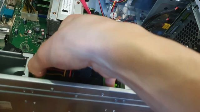 Как разобрать системный блок fujitsu celsius w410/ How to disassemble   ce