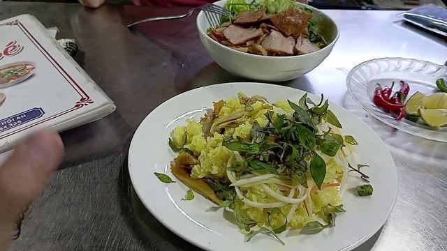 🍜💸 Насколько дешево есть во Вьетнаме? Реальные цены в местном кафе и сколько нужно денег