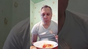 МУКБАНГ. КУШАЮ ЯИЧНИЦУ С ЖАРЕНЫМ ЛУЧКОМ, КРОВЯНОЙ КОЛБ