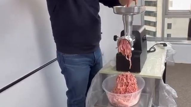 М'ясорубка для дома та комерції ZUVER Compact Mechanical Switch 350W смотреть онлайн