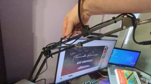 Как спрятать провода от микрофона.