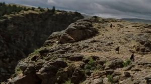 Арагорн, Гимли и Леголас преследуют отряд урук-хаев. Р?