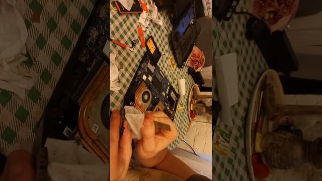 Замена термопасты на ноутбуке MSI Katana смотреть онлайн